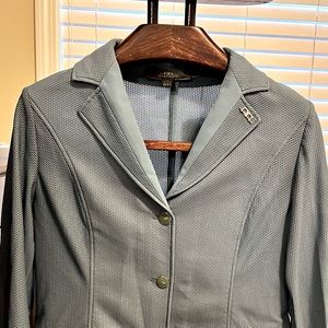BNWT Horseware AA Motion Lite Show Coat. Aviation Blue. Size Large